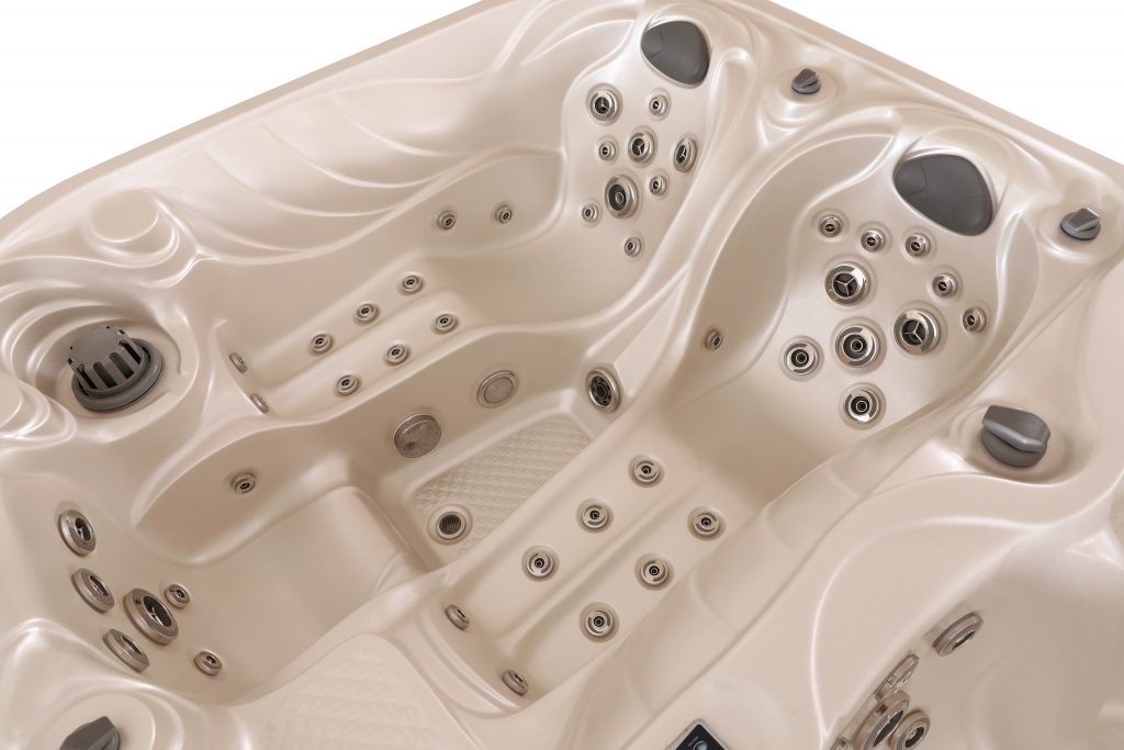 Pros and Cons of Using Hot Tub Thermals Spas